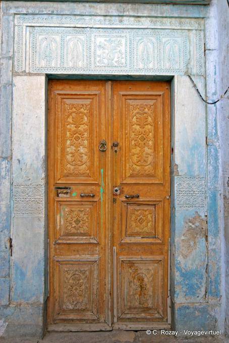 Enmarcando puerta tallada, Kairouan - Túnez