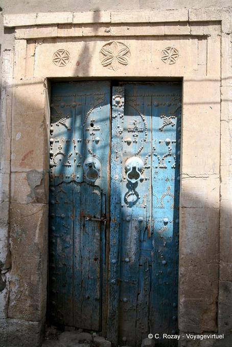 Otra puerta, mayor que el promedio, Kairouan - Túnez