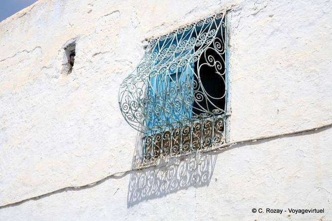 Sombra Ventana de hierro forjado, Kairouan - Túnez