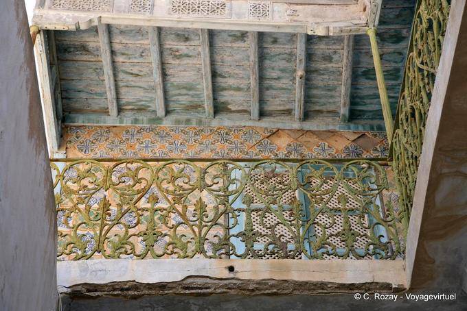 Kairouan, balcón adornado - Túnez