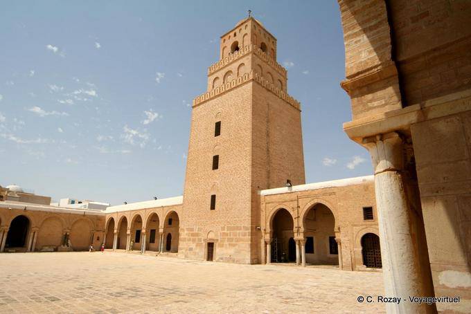 Lado norte de la Gran Mezquita de Sidi Uqba, Kairouan - Túnez