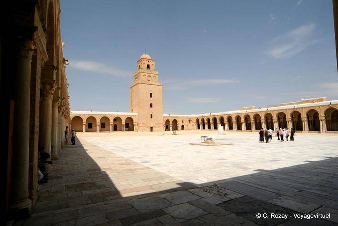 La mezquita fue construida en el año 670, Jamaa Sidi Uqba, Kairouan - Túnez