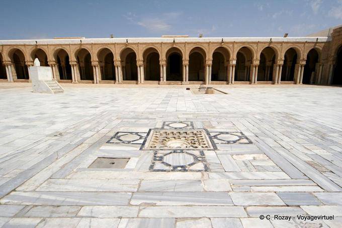 Colector de agua de lluvia, la Mezquita Sidi Oqba Jamaa, Kairouan - Túnez