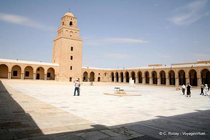 Vista de la mezquita Sidi Oqba, Kairouan - Túnez
