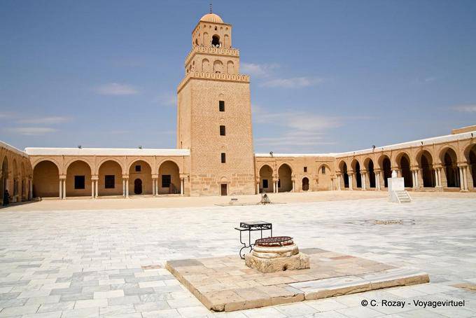Minarete parapeto almenado, Gran Mezquita, Kairouan - Túnez