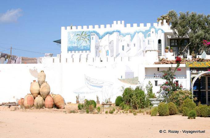 Mural y ánforas Ouled Yaneg, Kerkennah - Túnez