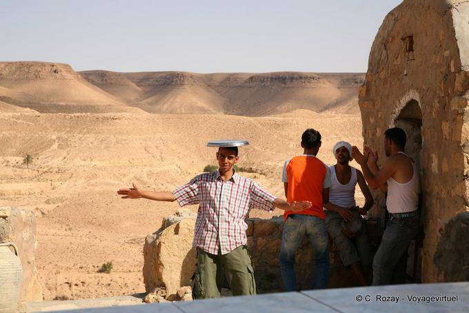 Danza improvisada, Ksar Douirat - Túnez