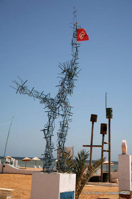 Libertad, escultura de alambre de hierro, Mahares - Túnez