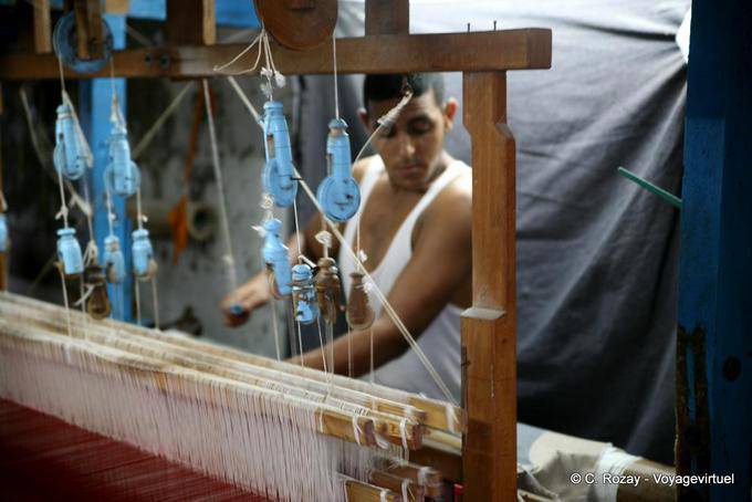 Weaver y su telar, Mahdia - Túnez