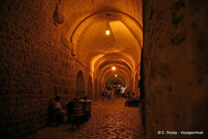 Mahdia, pasando vista nocturna Skifa el Kahla - Túnez