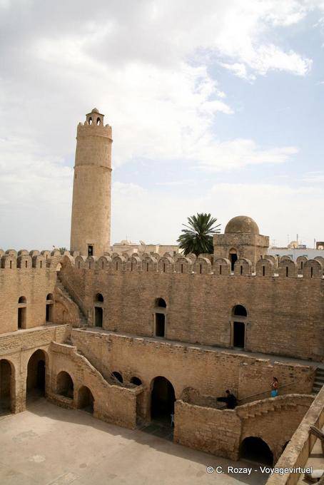 Linterna Torre e interiores escaleras, Ribat, Sousse - Túnez