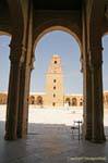 Perspectiva sobre el minarete, mezquita de Sidi Uqba, Kairouan, Túnez.