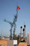 Libertad, escultura de alambre de hierro, Mahares, Túnez.