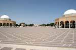 Vista general de la plaza y el mausoleo de Bourguiba, Monastir, Túnez.