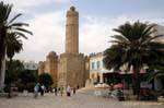 Torre 27 m permitiendo monjes soldados para vigilar el mar y el interior del país, Ribat de Sousse, Túnez.