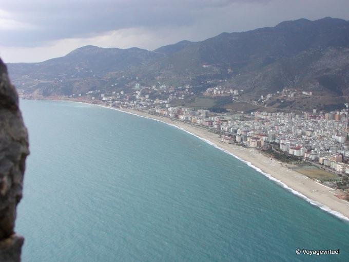 Vista de la playa de la fortaleza, Alanya - Turquía