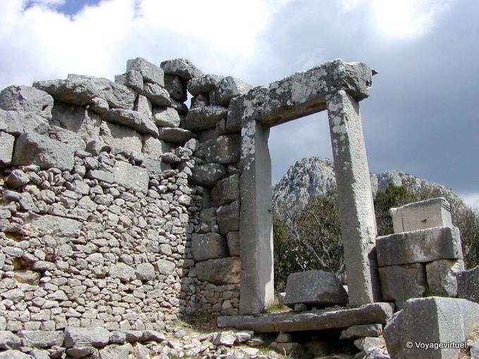 Puerta en las ruinas de Termessos - Turquía