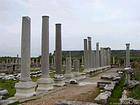Ruta principal para los baños, Perge, Turquía.