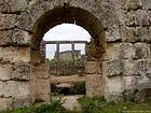 Otro punto de vista de las termas romanas de Perge, Turquía.