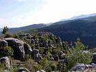 Rocas extrañas en el camino a Selge, Turquía.