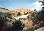 Paisaje volcánico socavada por la erosión, Capadocia, Turquía.
