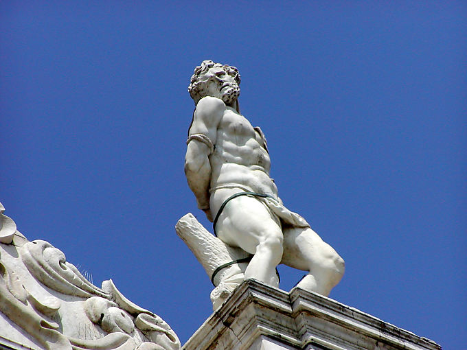 Estatua de Santa Maria di Nazaret, Venecia, Italia