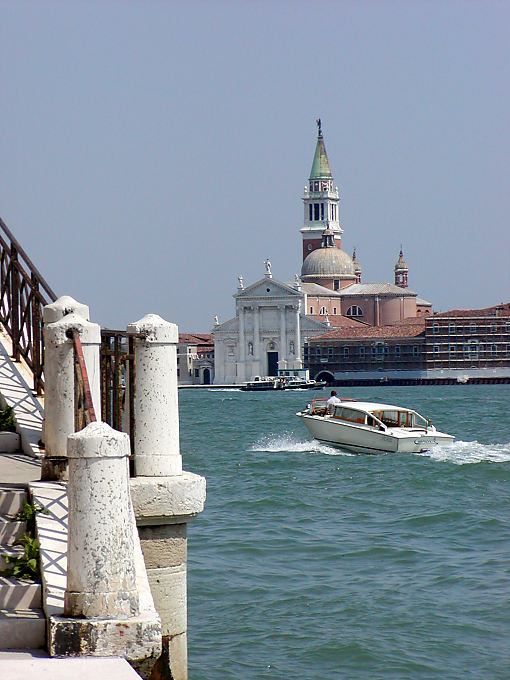 Venecia barco a la isla de San Giorgio Maggiore, Italia